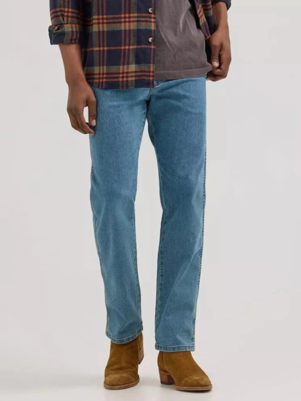 NWOT Men's Wrangler 32x30 Relaxed Fit Straight Leg Jeans